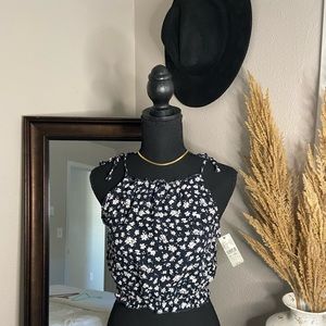 NWT Floral Cropped Tank